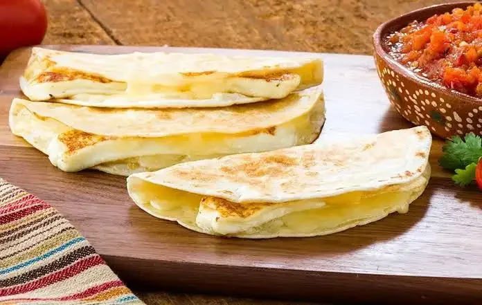 QUESADILLA DE POLLO 